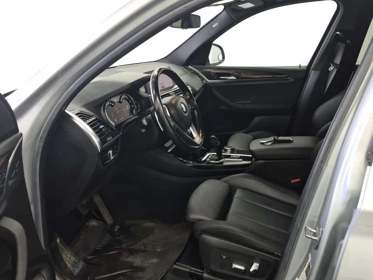 BMW X3 * XDRIVE30I * ПОДГРЕВ* КАМЕРА* ДВА КЛЮЧА* , снимка 5 - Автомобили и джипове - 54564775
