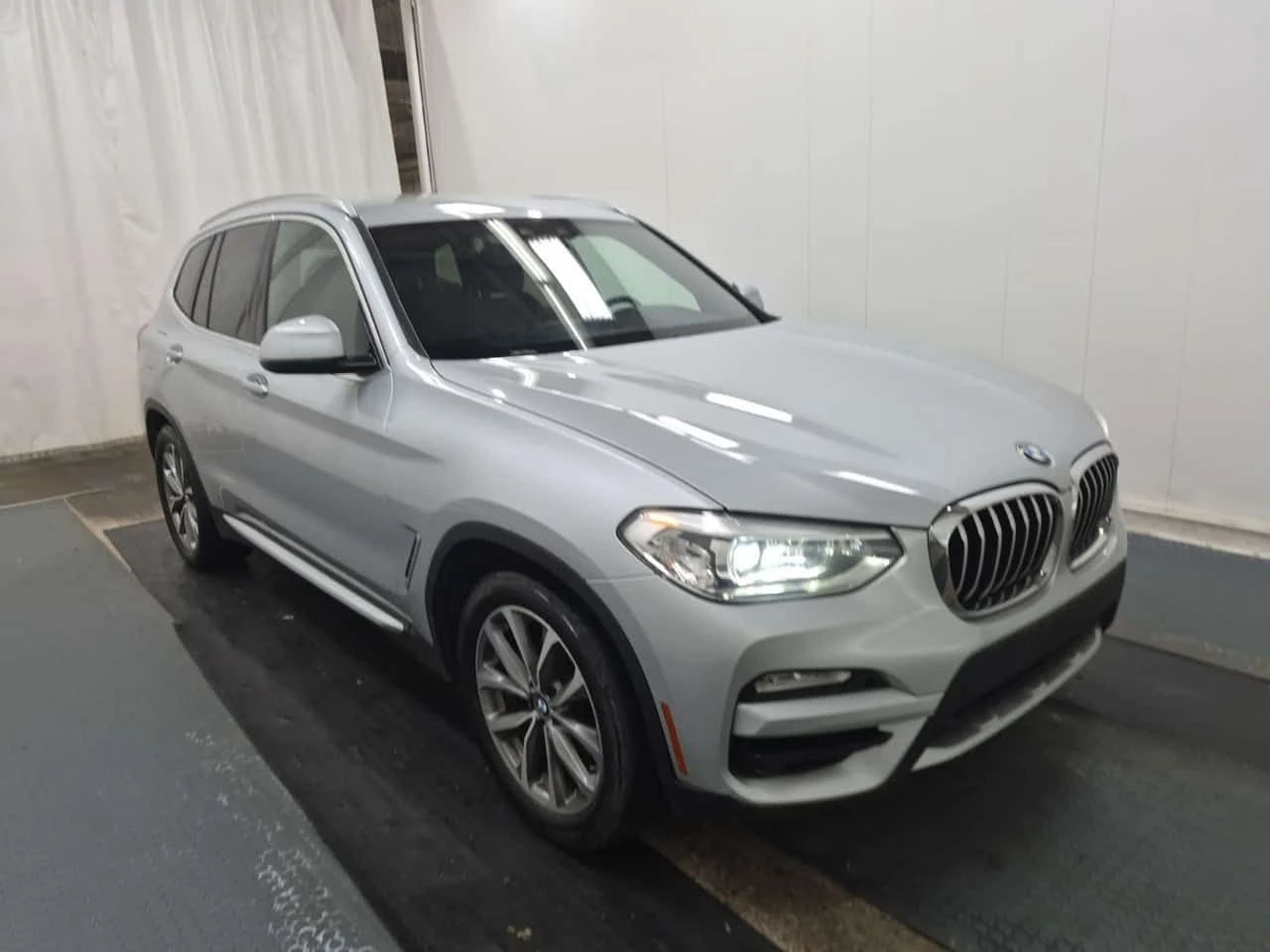 BMW X3 * XDRIVE30I * ПОДГРЕВ* КАМЕРА* ДВА КЛЮЧА* , снимка 2 - Автомобили и джипове - 54564775