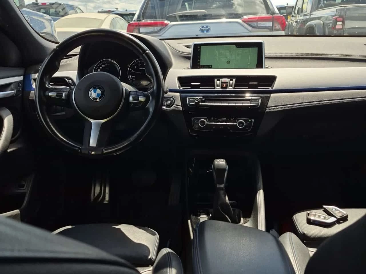 BMW X2 М ПАКЕТ/xDrive28i/ПАНО/ПОДГРЕВ/2 КЛЮЧА/ФИНАНСИРАНЕ, снимка 10 - Автомобили и джипове - 54904457