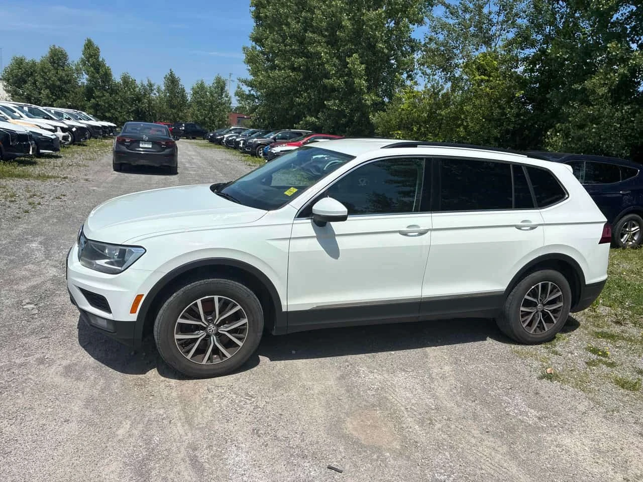 VW Tiguan Comfortline * АВТОКРЕДИТ * ГЛАВНО ПРЕДСТАВИТЕЛСТВО, снимка 3 - Автомобили и джипове - 55187339