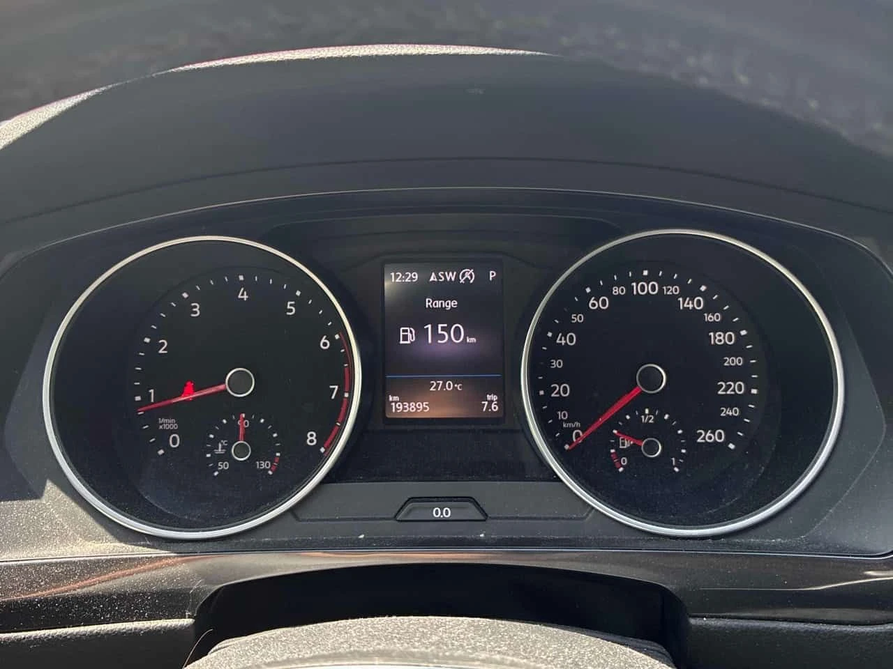 VW Tiguan Comfortline * АВТОКРЕДИТ * ГЛАВНО ПРЕДСТАВИТЕЛСТВО, снимка 8 - Автомобили и джипове - 55187339