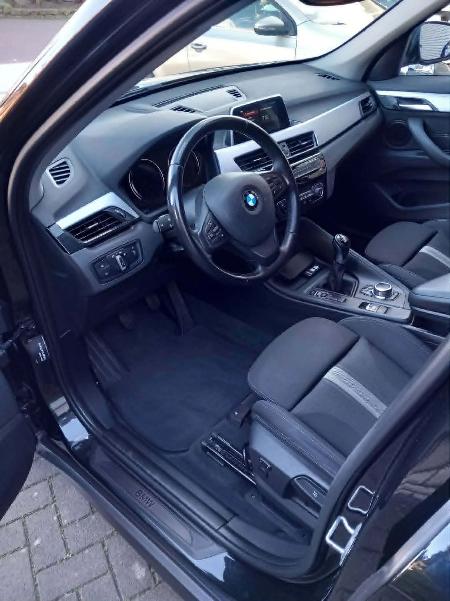 BMW X1 x1 sDrive 18i Advantage, снимка 12 - Автомобили и джипове - 55425302