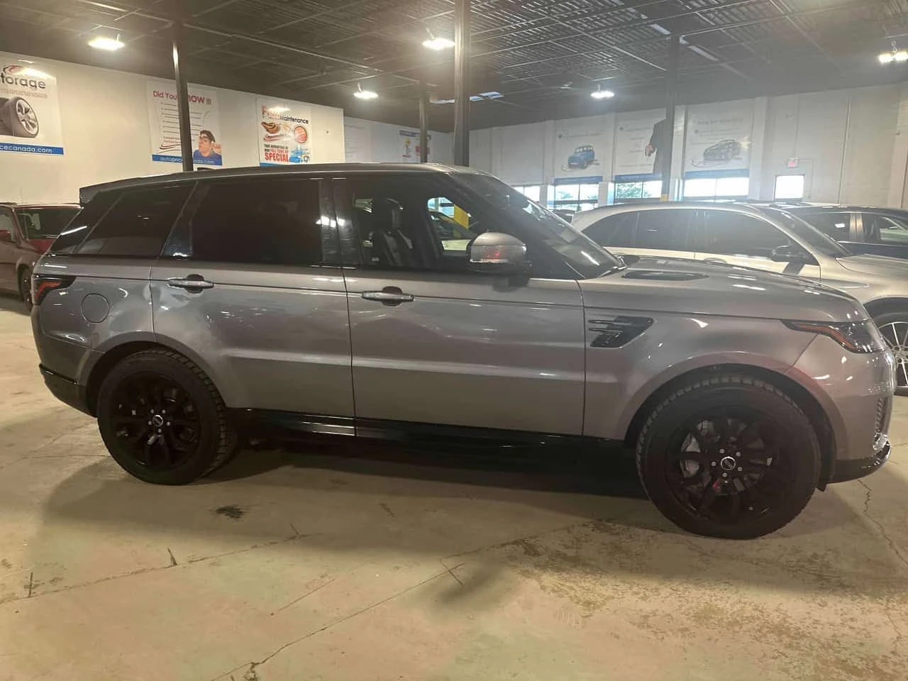 Land Rover Range Rover Sport  HSE Silver / АВТОКРЕДИТ / ЦЕНА ДО БЪЛГАРИЯ , снимка 3 - Автомобили и джипове - 55614241