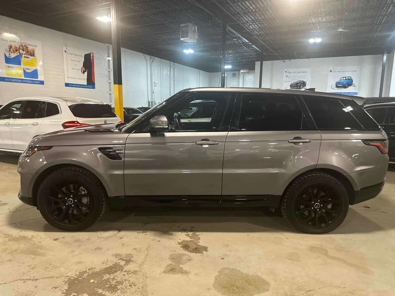 Land Rover Range Rover Sport  HSE Silver / АВТОКРЕДИТ / ЦЕНА ДО БЪЛГАРИЯ , снимка 2 - Автомобили и джипове - 55614241