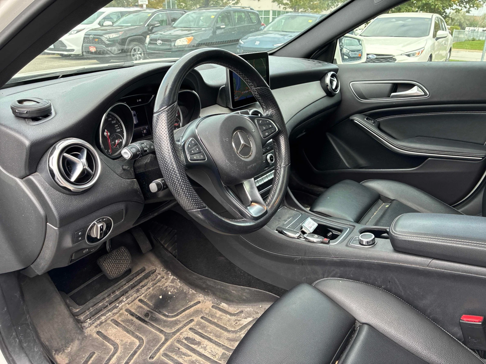 Mercedes-Benz GLA 250 4MATIC | CARFAX | БЕЗ ИНЦИДЕНТИ, снимка 7 - Автомобили и джипове - 56122915