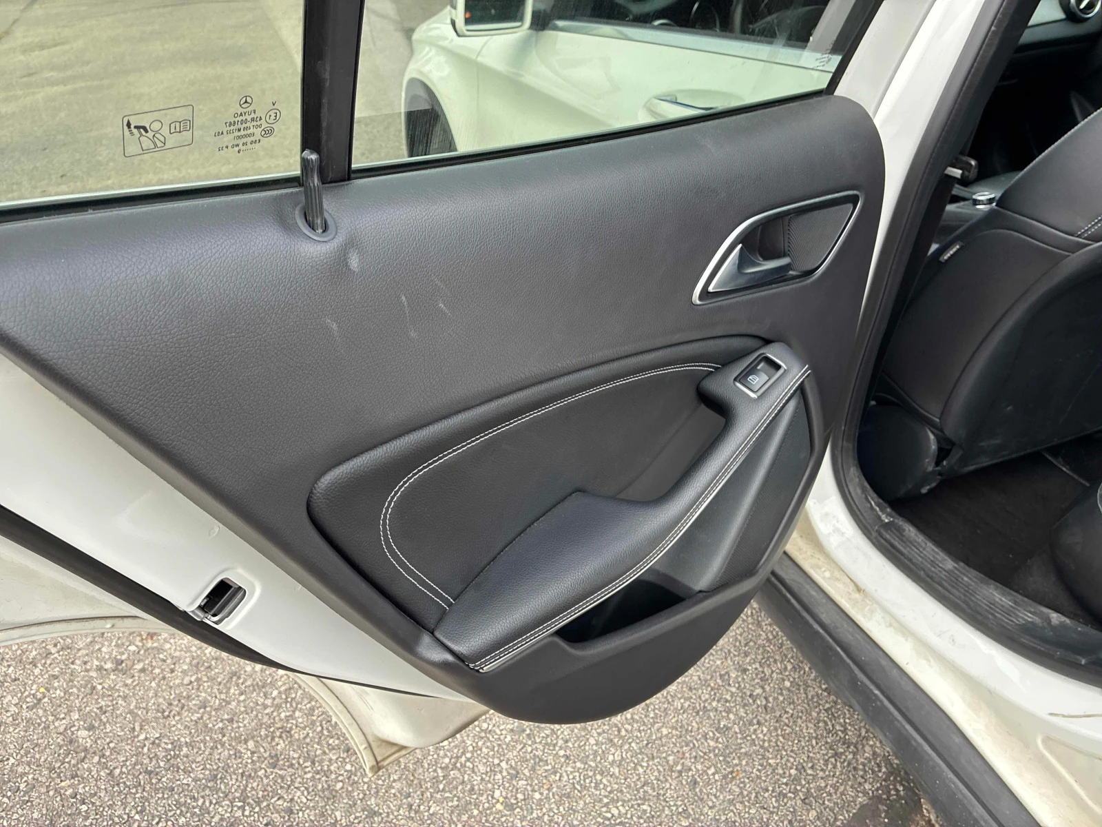 Mercedes-Benz GLA 250 4MATIC | CARFAX | БЕЗ ИНЦИДЕНТИ, снимка 14 - Автомобили и джипове - 56122915