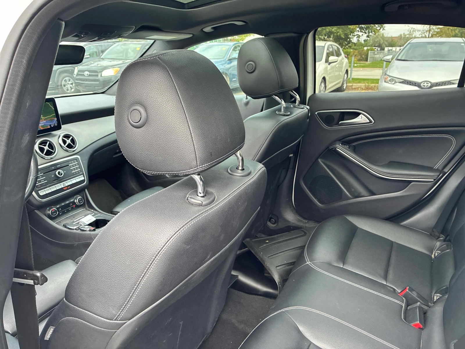 Mercedes-Benz GLA 250 4MATIC | CARFAX | БЕЗ ИНЦИДЕНТИ, снимка 13 - Автомобили и джипове - 56122915