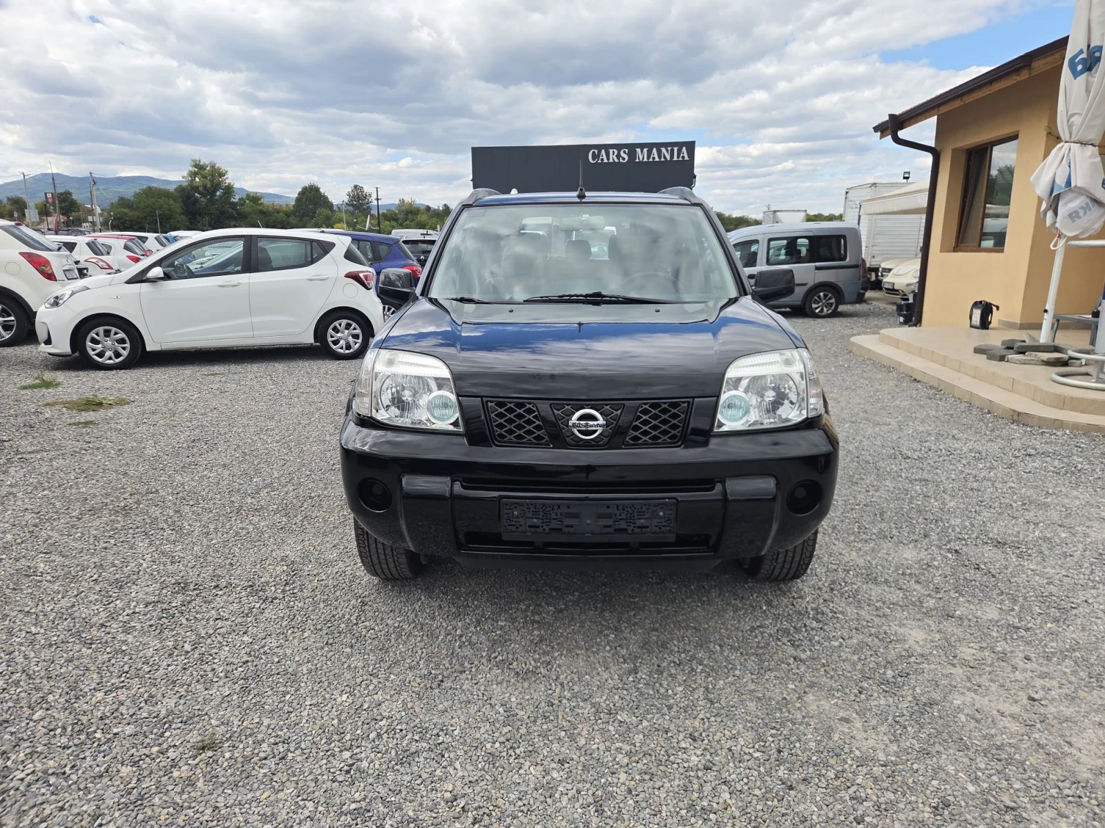 Nissan X-trail 2.0 i  4x4, снимка 3 - Автомобили и джипове - 56733432