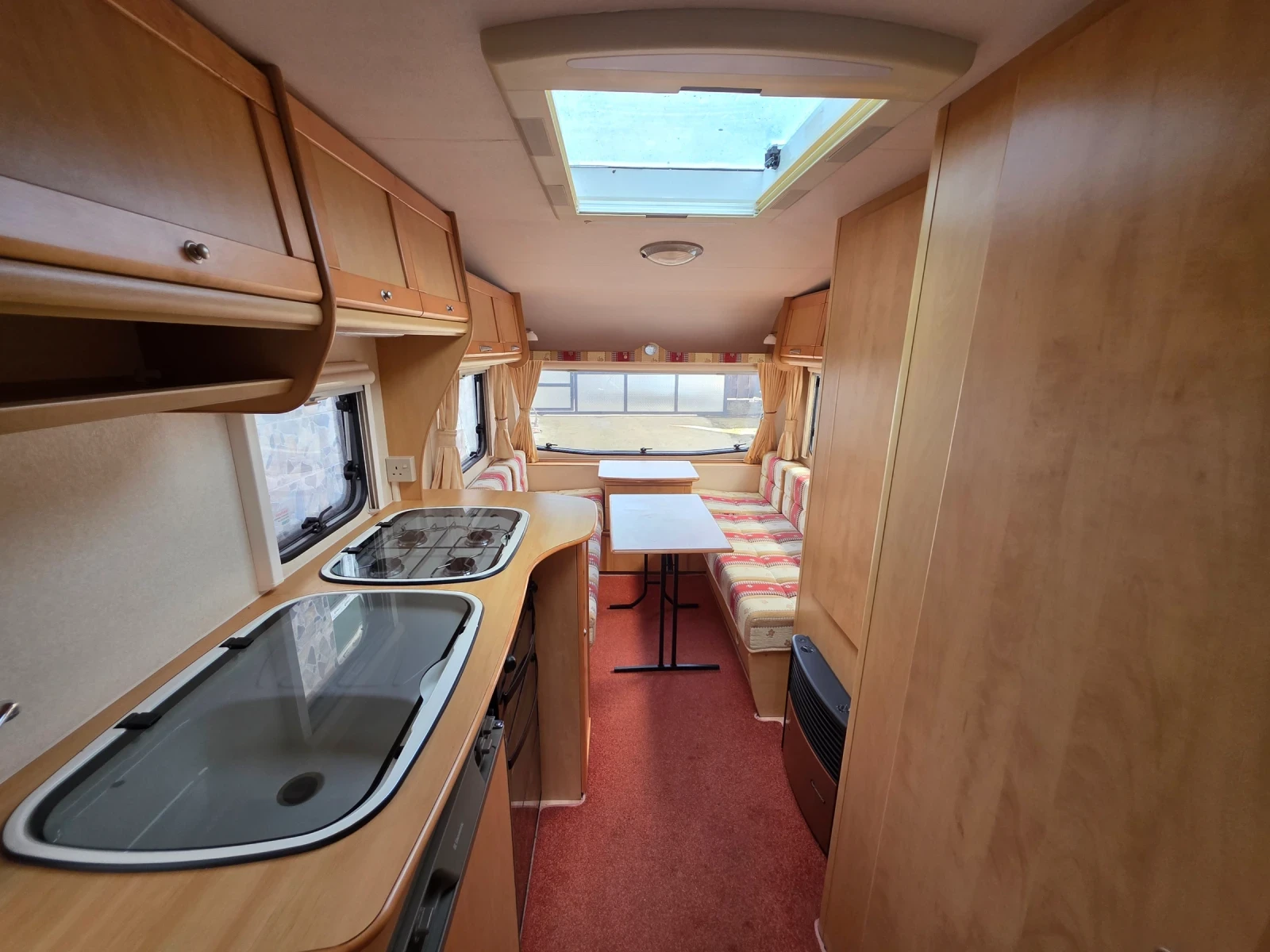 Каравана ABI BAILEY RANGER 500, снимка 17 - Каравани и кемпери - 53665551