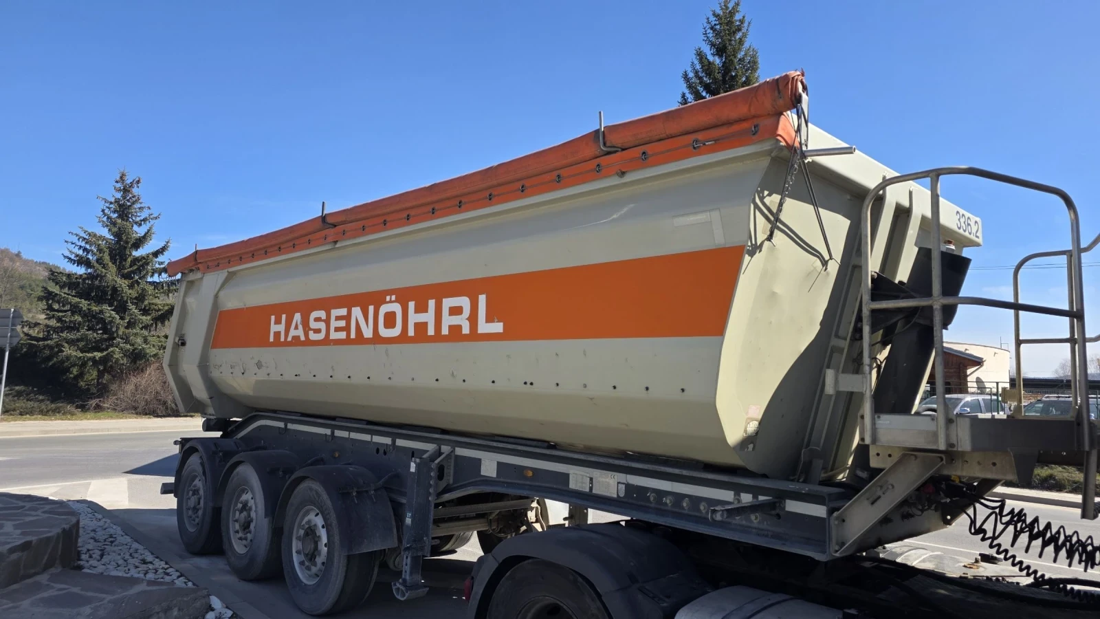 Полуремарке Schwarzmuller 28 куб см, снимка 2 - Ремаркета - 53812120