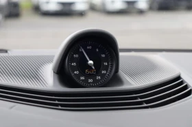 Porsche Taycan 4/476HP/93KWH/CHRONO/MATRIX/BOSE/PANO/360/393z, снимка 14