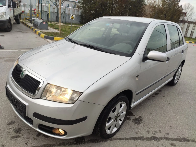 Skoda Fabia 1.2i/ 12V facelift, снимка 2 - Автомобили и джипове - 46917581