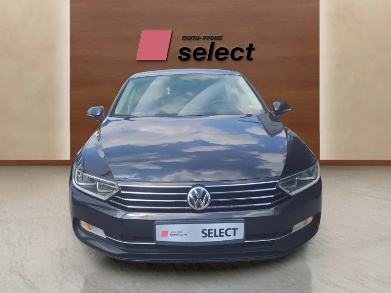 VW Passat 2.0 TDI, снимка 2 - Автомобили и джипове - 46778159