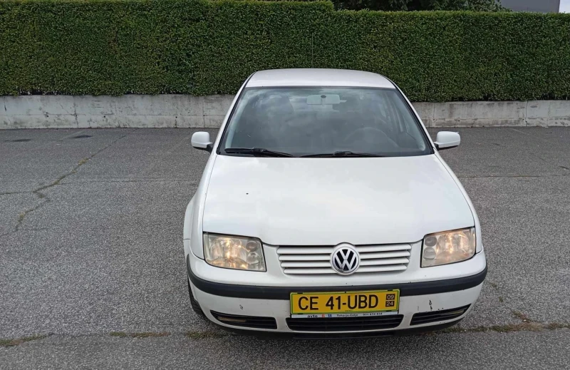 VW Bora 1.4, снимка 1 - Автомобили и джипове - 47312435