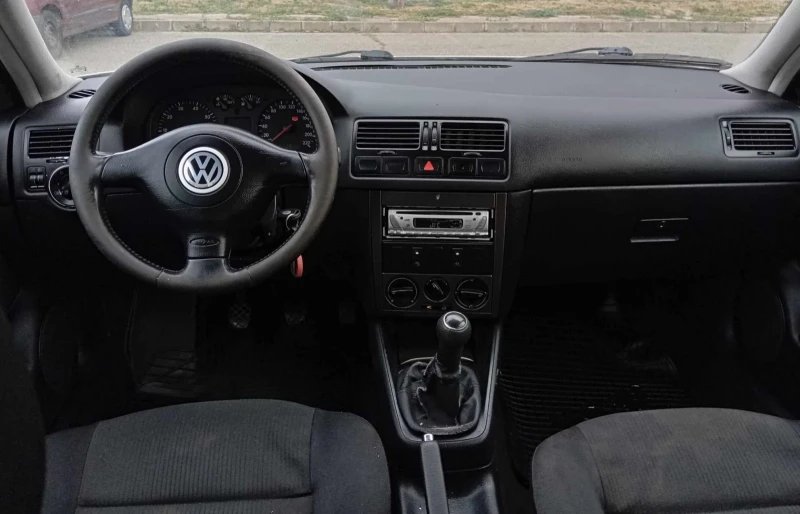 VW Bora 1.4, снимка 4 - Автомобили и джипове - 47312435