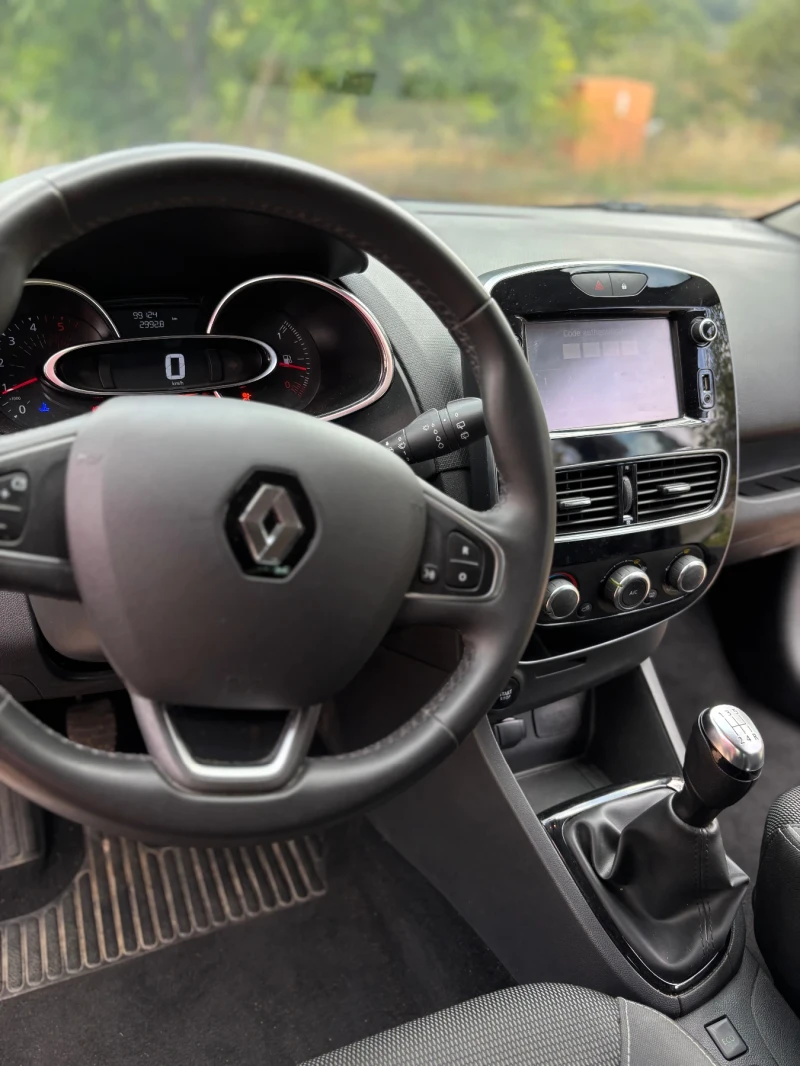 Renault Clio, снимка 13 - Автомобили и джипове - 47481555