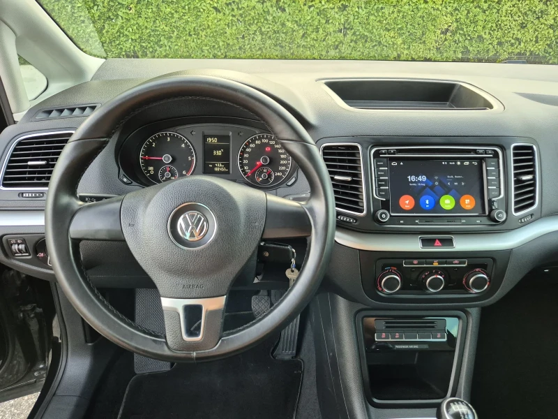 VW Sharan 2.0 TDI, снимка 12 - Автомобили и джипове - 47857300