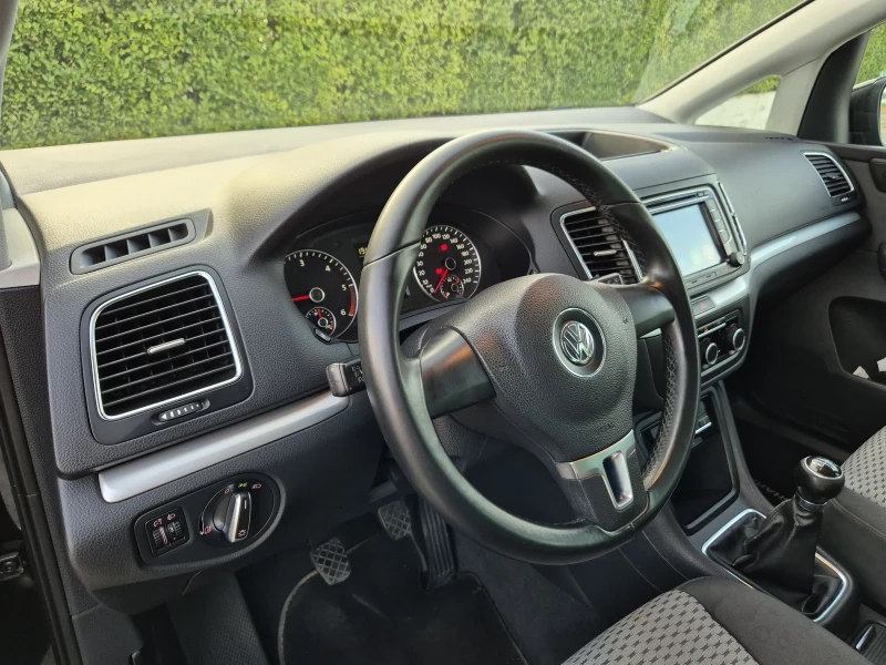 VW Sharan 2.0 TDI, снимка 8 - Автомобили и джипове - 47857300