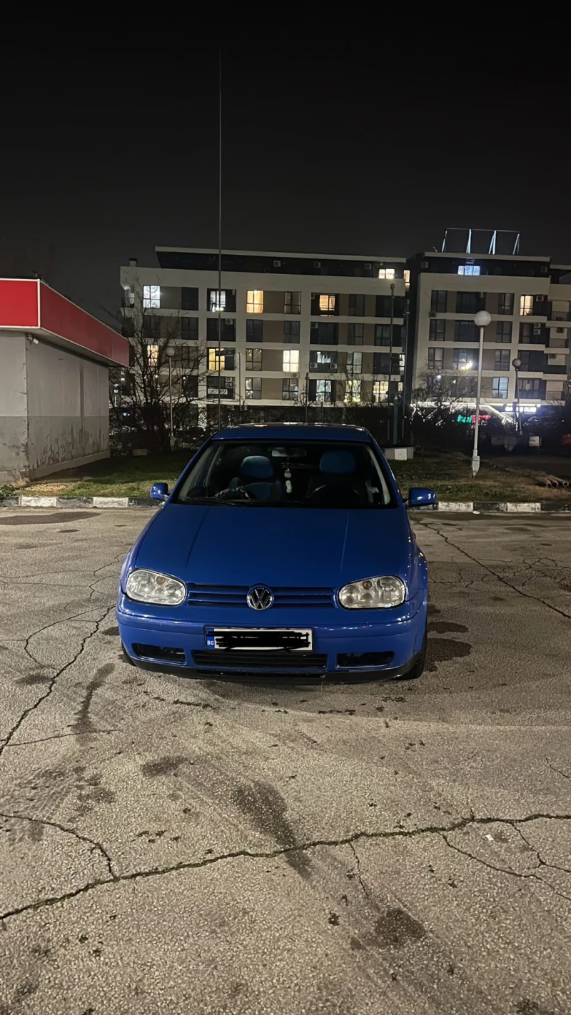 VW Golf Golf 4 1, 6sr 101hp, снимка 1 - Автомобили и джипове - 48521653