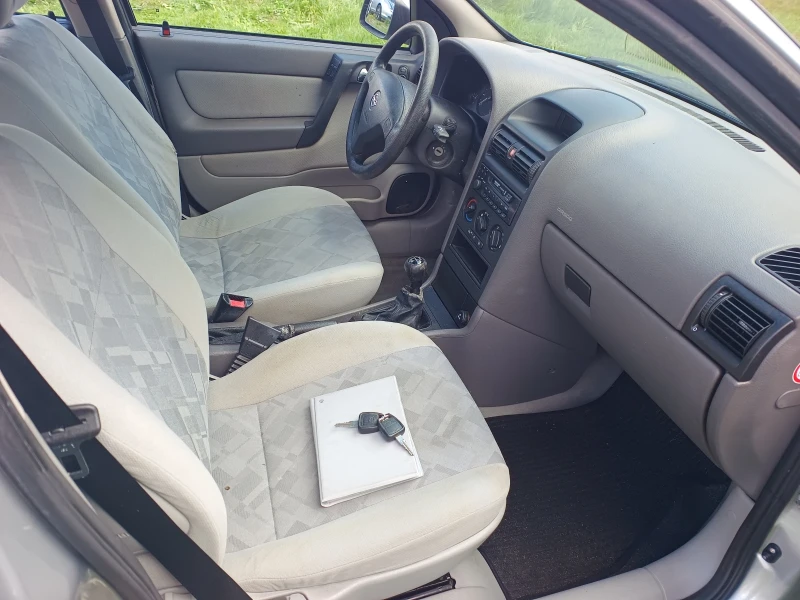 Opel Astra 1.6/75k.c./Стария мотор/Климатик , снимка 12 - Автомобили и джипове - 49886592