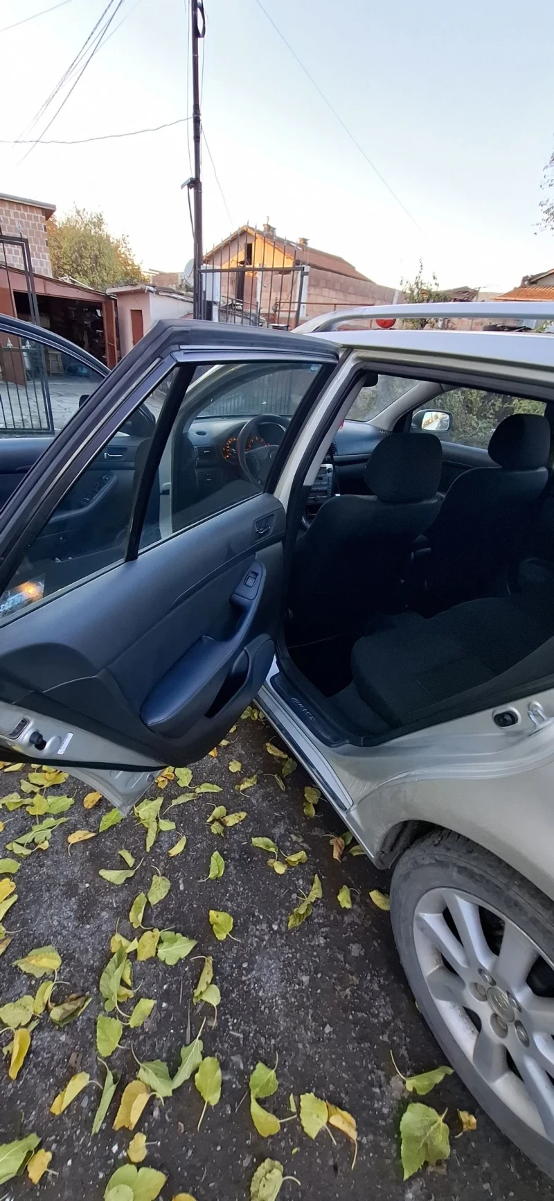 Toyota Avensis 2.0D4D, снимка 6 - Автомобили и джипове - 52258086