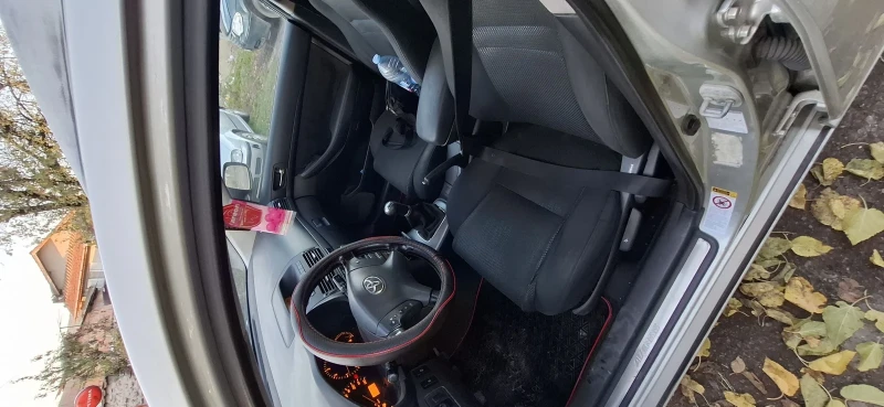 Toyota Avensis 2.0D4D, снимка 4 - Автомобили и джипове - 52258086