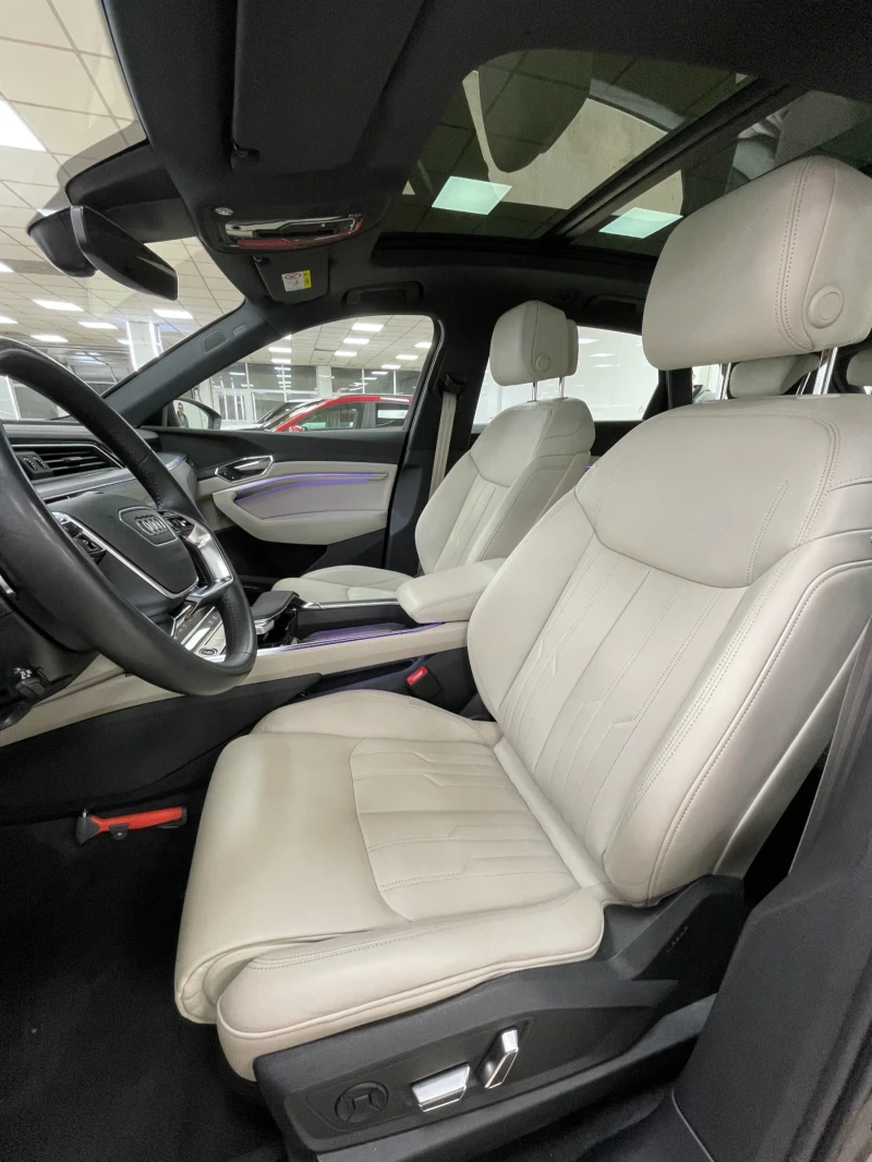 Audi E-Tron Гаранция 10/28 Premium + 92% SOH, снимка 8 - Автомобили и джипове - 52622367