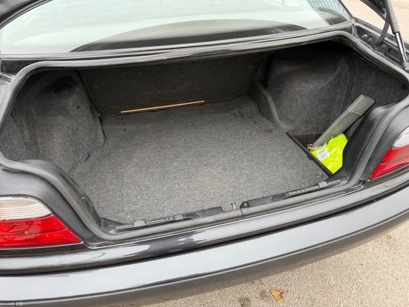 BMW 318 i, снимка 13 - Автомобили и джипове - 52790901