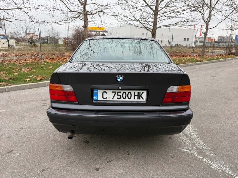 BMW 318 i, снимка 5 - Автомобили и джипове - 52790901