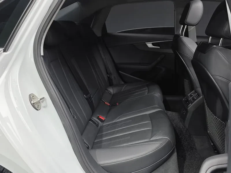 Audi A4 2.0 TDI Quattro, снимка 12 - Автомобили и джипове - 54144382