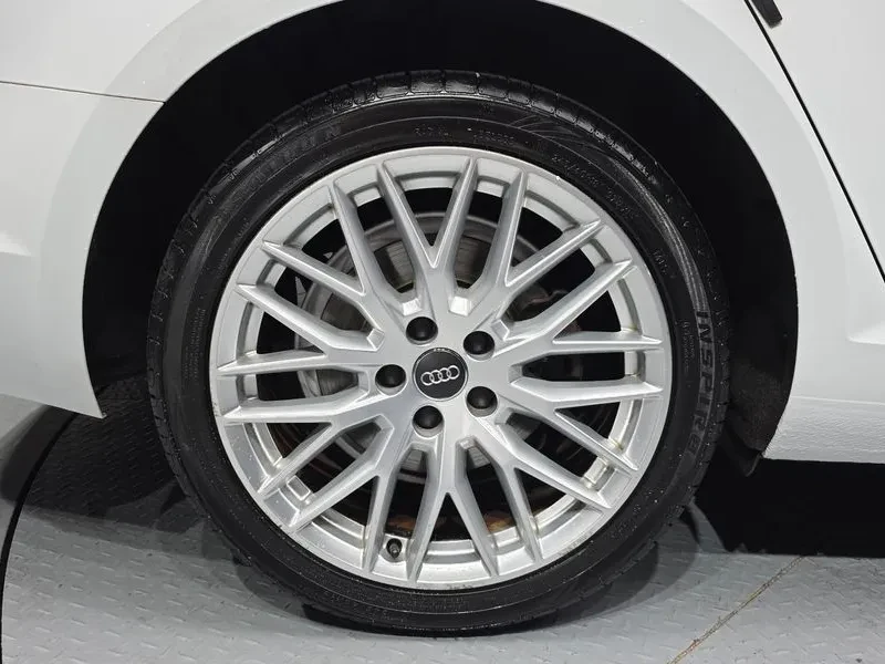 Audi A4 2.0 TDI Quattro, снимка 5 - Автомобили и джипове - 54144382