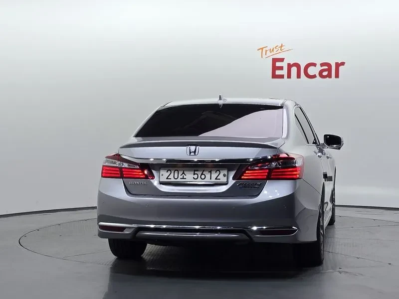 Honda Accord 2.0 Hybrid 9Th Generation, снимка 4 - Автомобили и джипове - 55841504