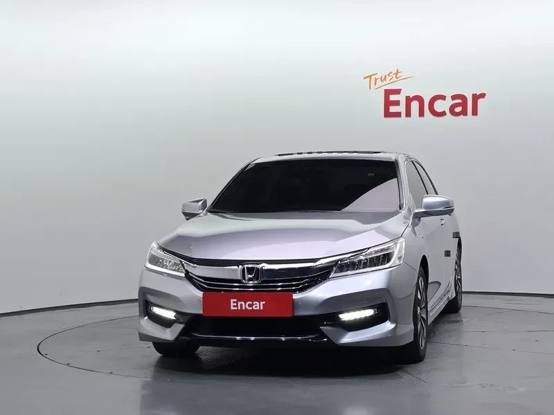 Honda Accord 2.0 Hybrid 9Th Generation, снимка 3 - Автомобили и джипове - 55841504