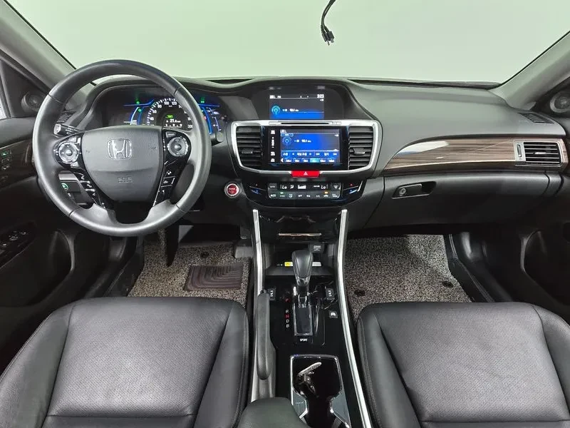 Honda Accord 2.0 Hybrid 9Th Generation, снимка 7 - Автомобили и джипове - 55841504