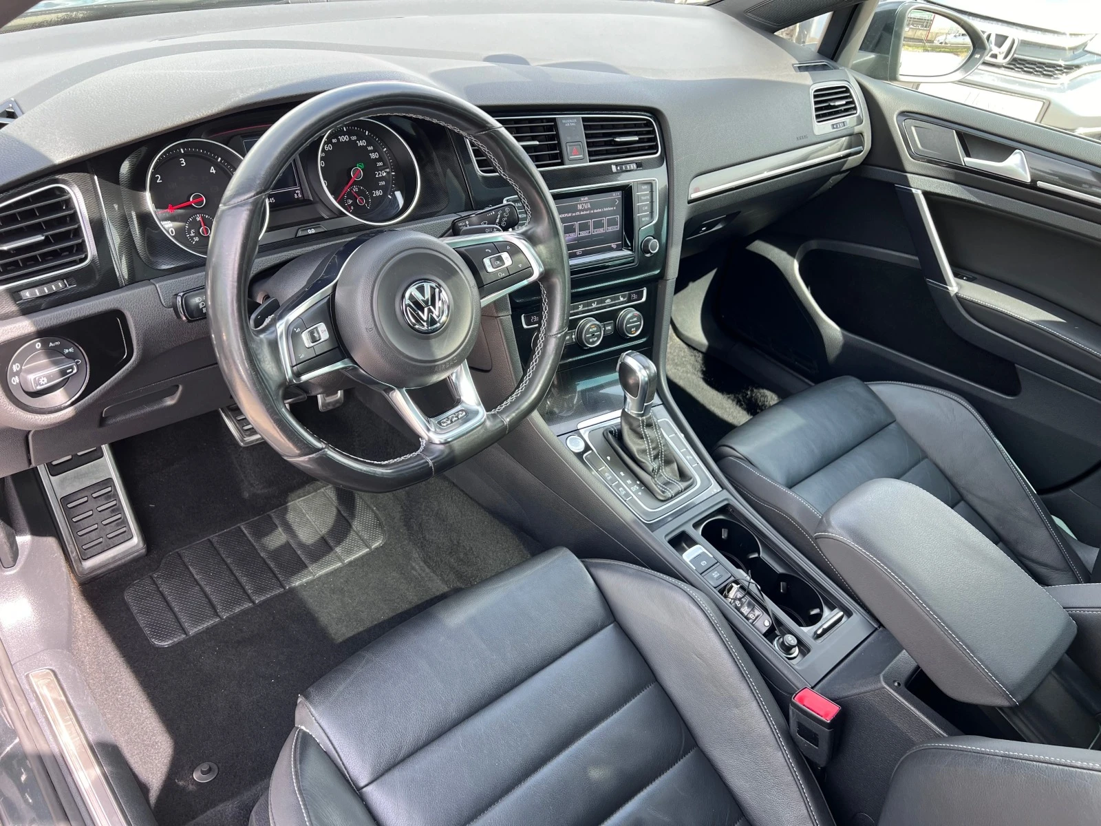 VW Golf 2.0TDI GTD ПАНОРАМА КОЖА FULL - изображение 9