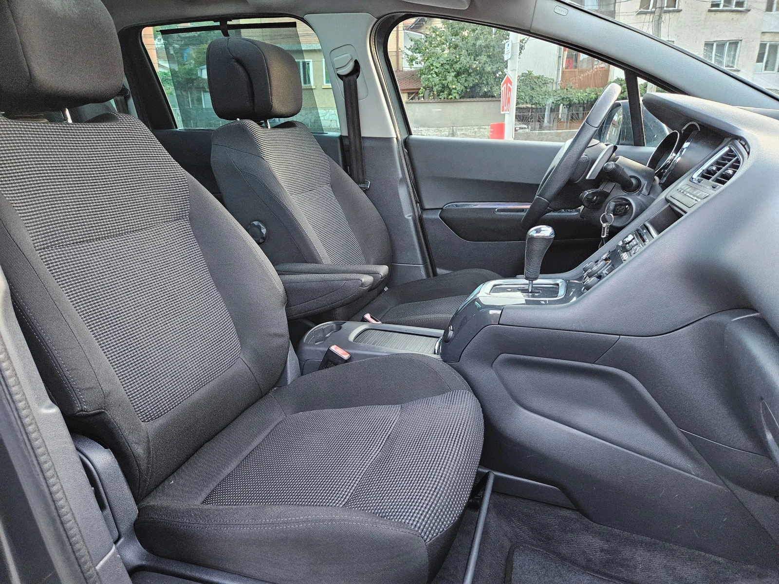 Peugeot 5008 1.6 AVTOMAT/NAVIG/PANORAMA | Mobile.bg — изображение 12