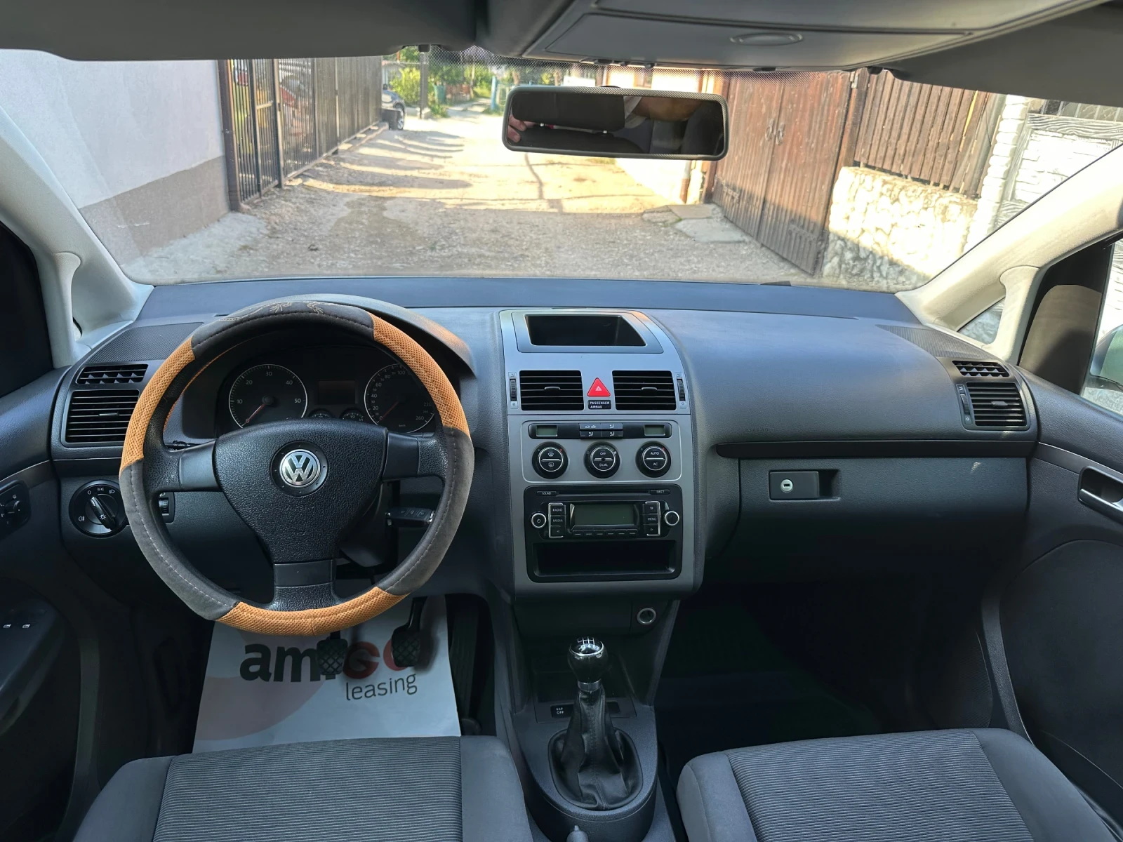 VW Touran 1.9-TDI-90k.c- шест скорости - изображение 9