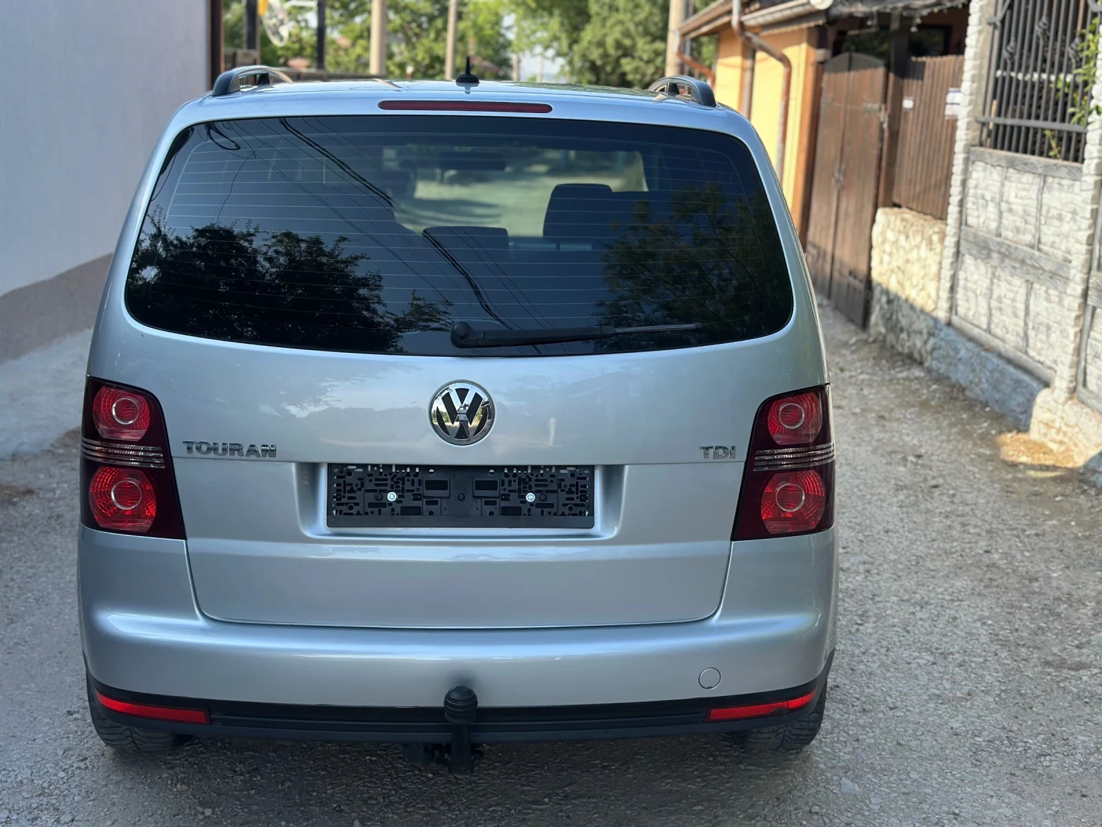 VW Touran 1.9-TDI-90k.c- шест скорости - изображение 5