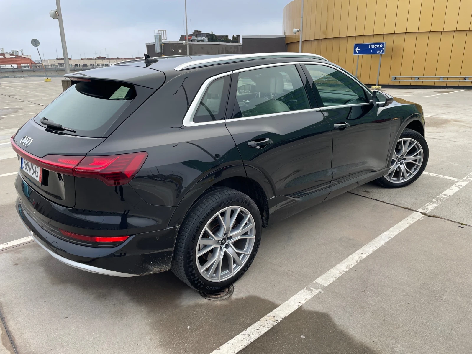 Audi E-Tron Гаранция 10/28 Premium + 92% SOH - изображение 4