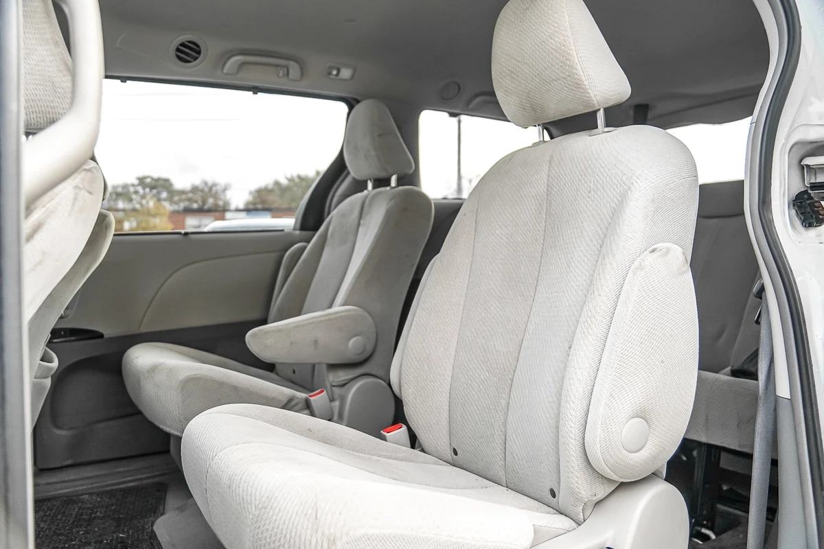 Toyota Sienna *     569   | Mobile.bg   5