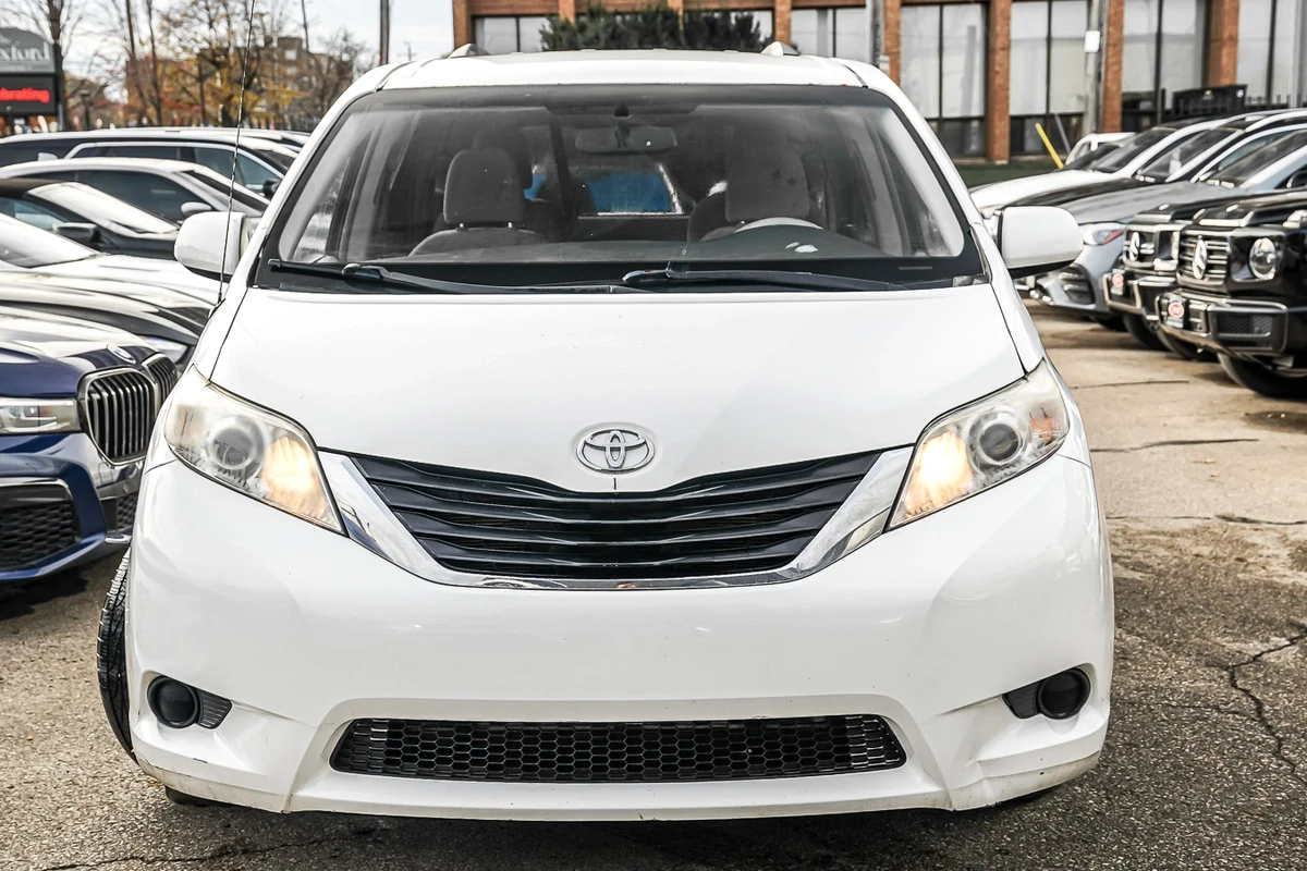 Toyota Sienna *     569   | Mobile.bg   2