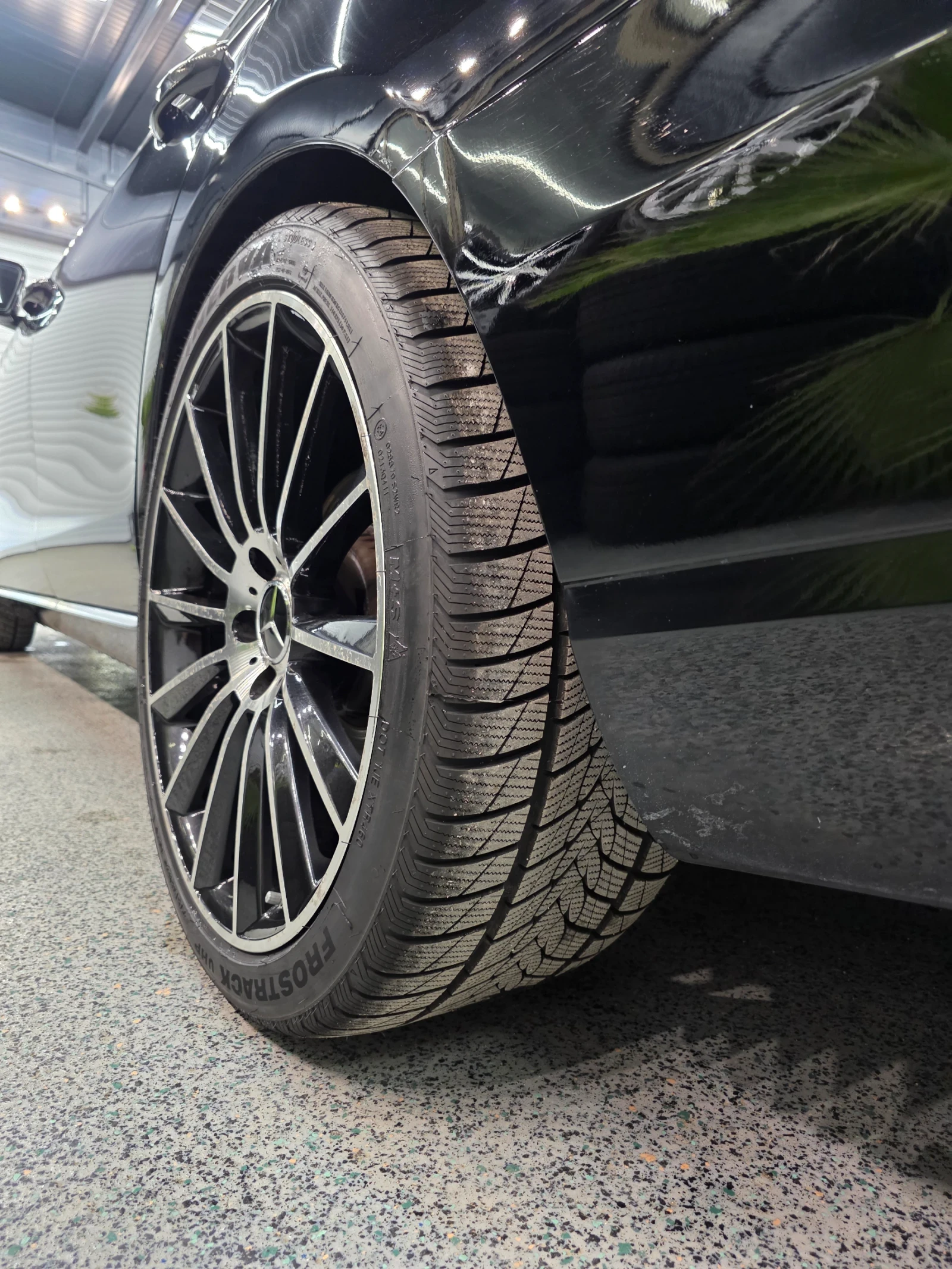 Mercedes-Benz E 220 AMG, снимка 15 - Автомобили и джипове - 53791046