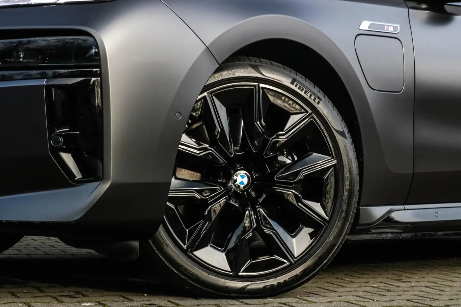 BMW 760 e xDrive M-Sport, снимка 10 - Автомобили и джипове - 53988396