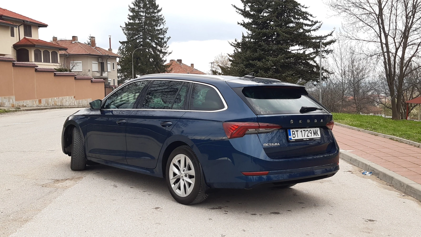 Skoda Octavia Elegance 2.0TDI, снимка 3 - Автомобили и джипове - 54093128