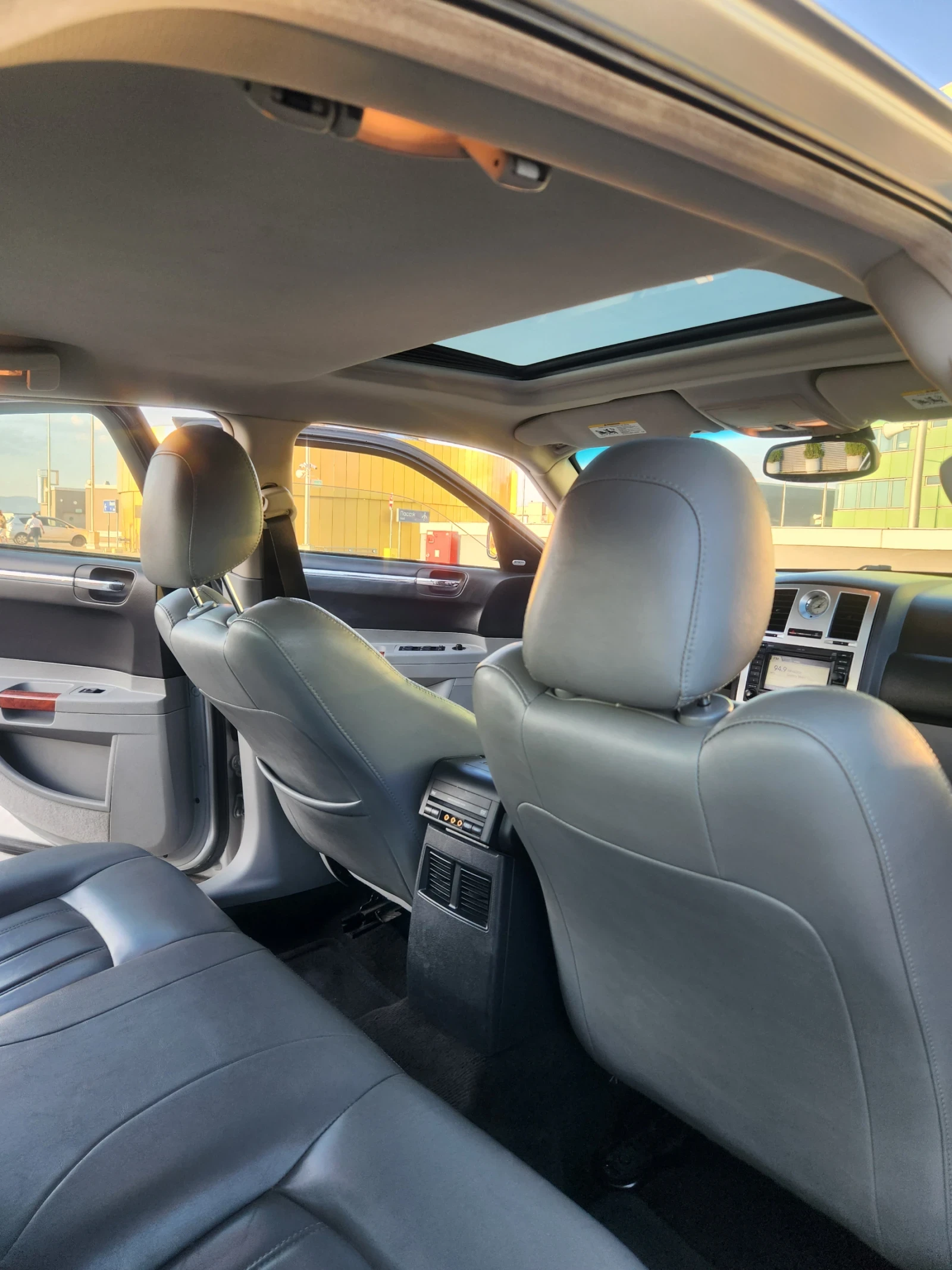 Chrysler 300c HEMI, снимка 12 - Автомобили и джипове - 54128697