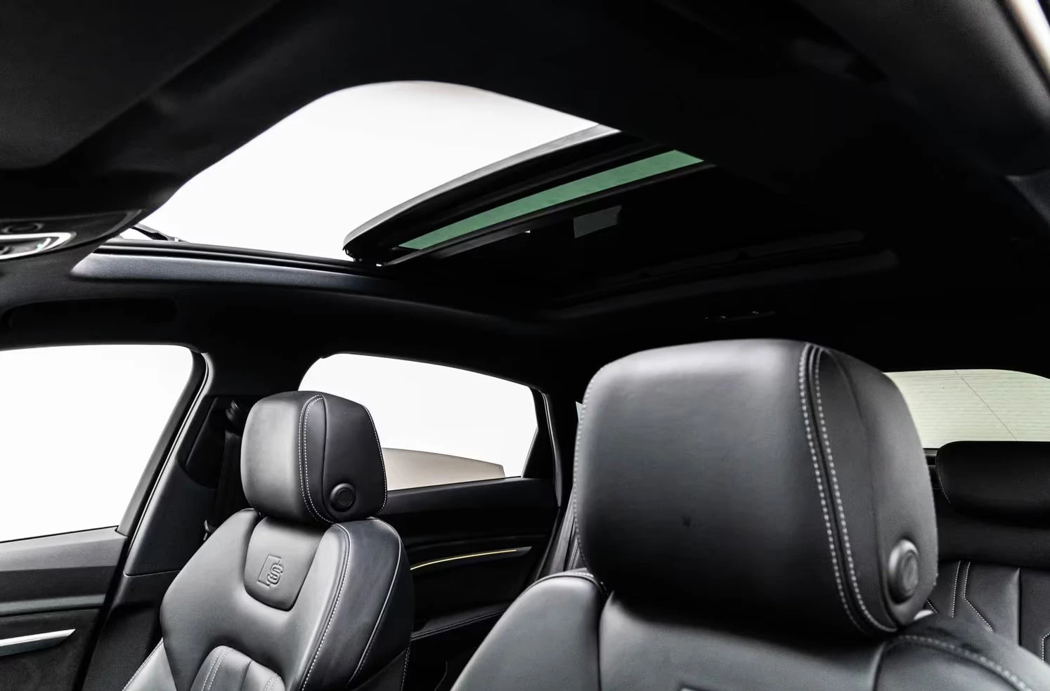 Audi E-Tron SPORTBACK50/313HP/2XSLINE/MATRIX/HUD/PANO/CAM/290z, снимка 13 - Автомобили и джипове - 54136659