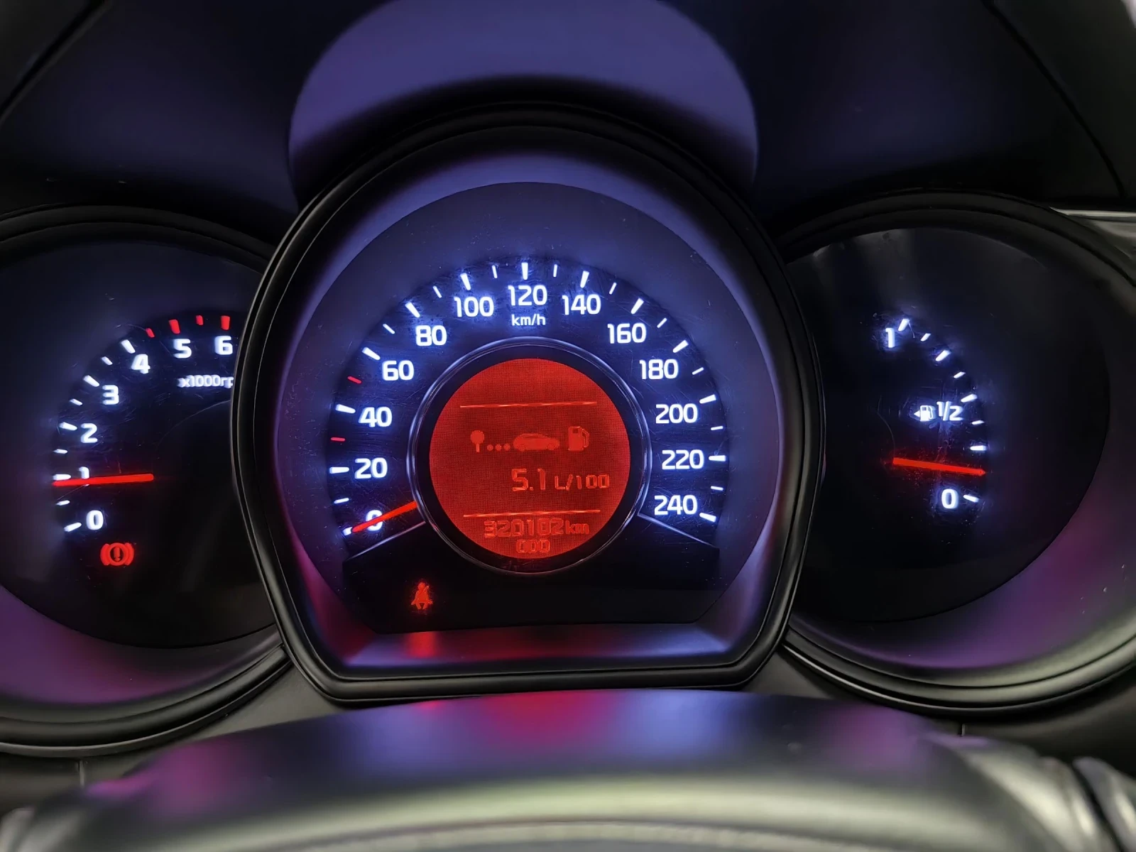 Kia Ceed 1.6CRDI* 136�.�* FACE* 6B* AUX* ��������* ��� | Mobile.bg � ����������� 9