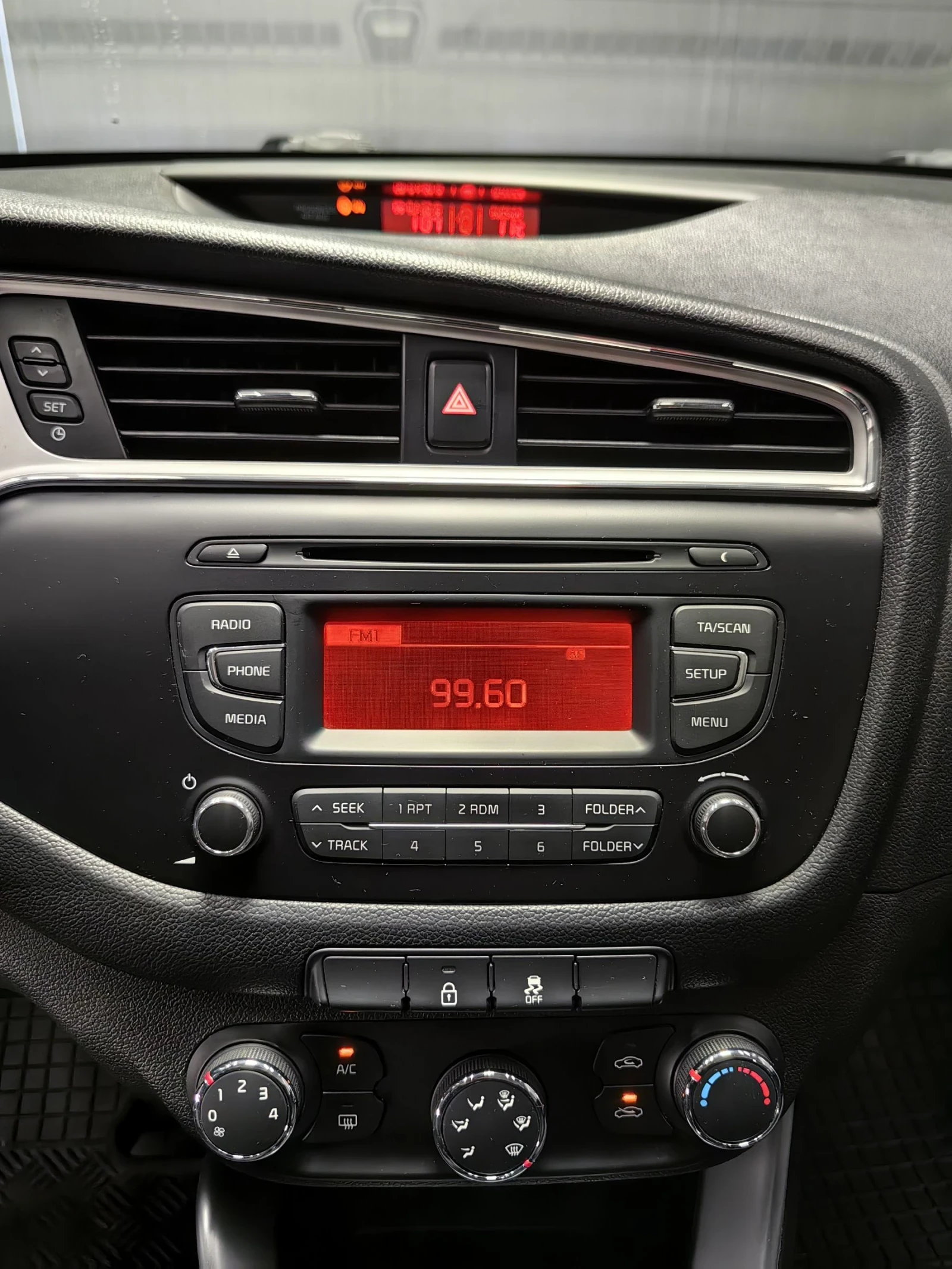 Kia Ceed 1.6CRDI* 136�.�* FACE* 6B* AUX* ��������* ��� | Mobile.bg � ����������� 8