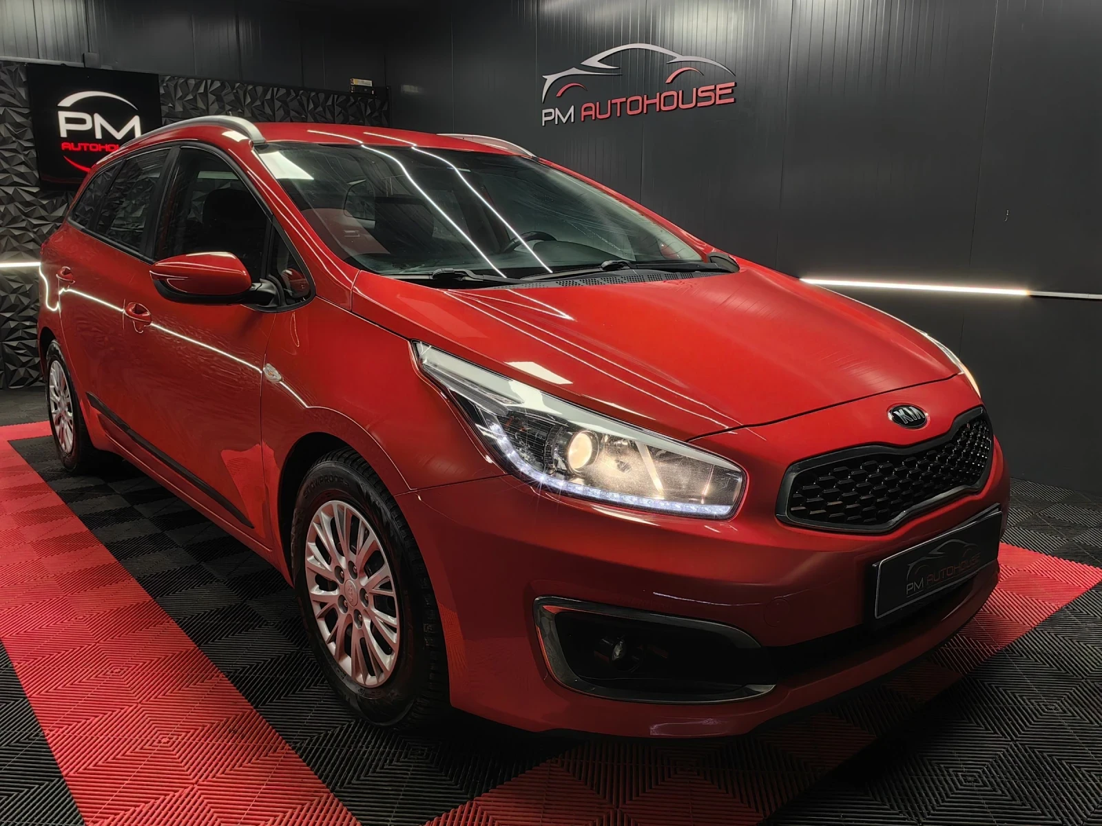 Kia Ceed 1.6CRDI* 136к.с* FACE* 6B* AUX* ТЕМПОМАТ* ТОП