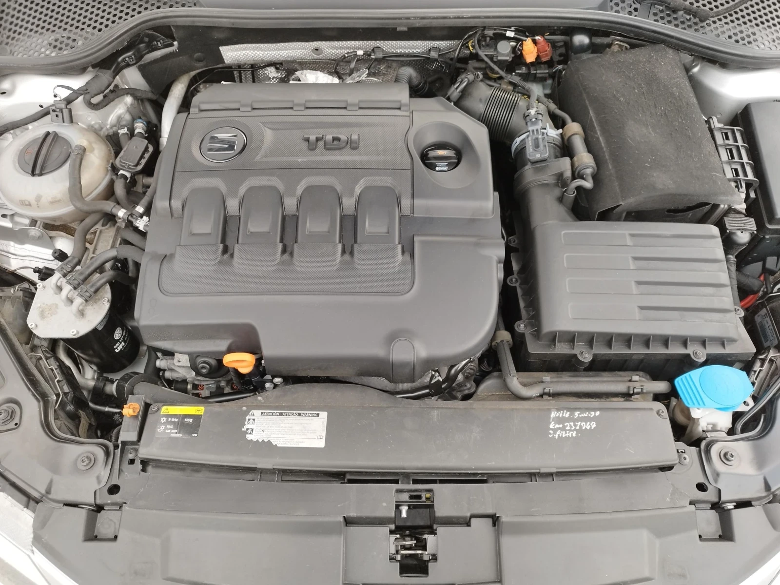 Seat Leon 1.6, TDI 105кс., снимка 15 - Автомобили и джипове - 54389433